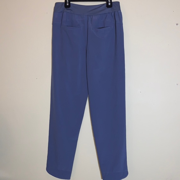 Zella Women’s Size Small gray joggers light weight Excellent Condition - Picture 2 of 3